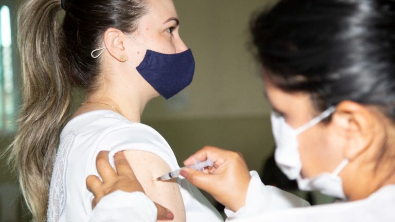 Vacina da gripe está disponível para toda a população de Campo Grande