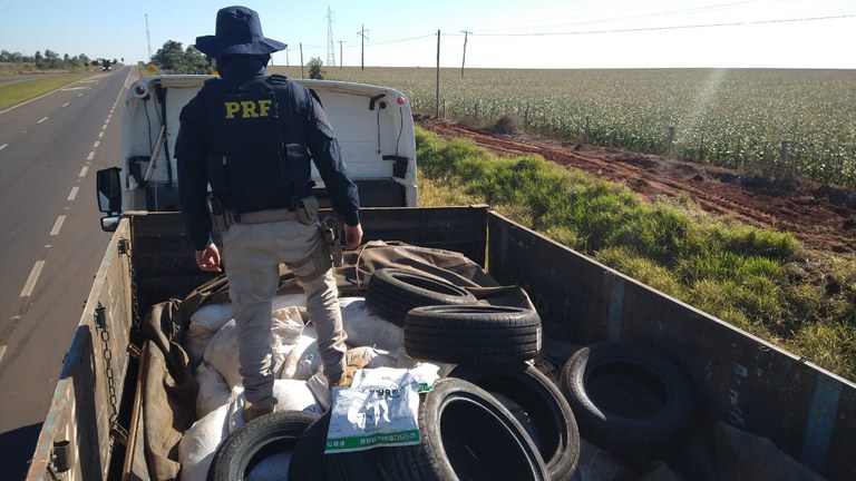 PRF apreende em Caarapó 4 toneladas de agrotóxicos sem documentação