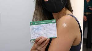 Covid-19: certificado de vacinação pode ser emitido em três idiomas