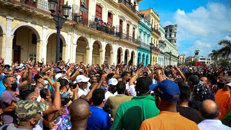Cuba, solidariedade do Celam aos bispos locais: “Apoiem a esperança do povo”!