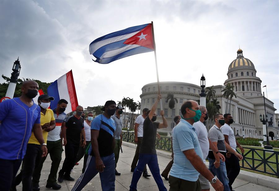 Cuba diz que embargo econômico dos Estados Unidos impede acesso livre à internet