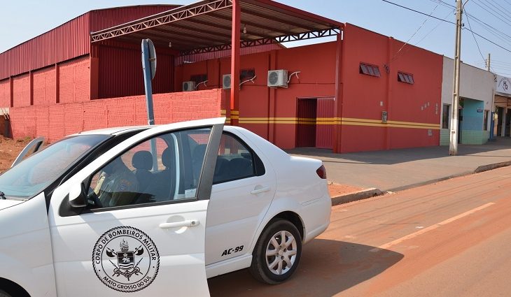 Governador entrega quartel do Corpo de Bombeiros em Ribas do Rio Pardo, autoriza Lote Urbanizado e visita obra da Suzano