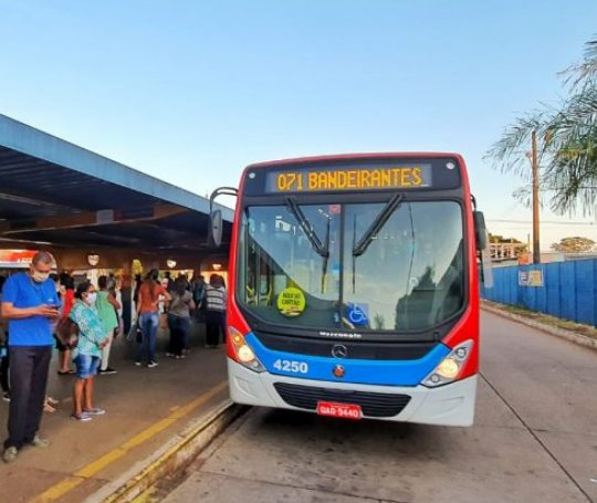 Prefeitura ingressa na Justiça do Trabalho contra greve dos motoristas de ônibus