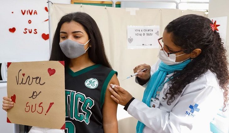 Secretaria de Estado de Saúde anuncia início da vacinação de adolescentes entre 17 e 12 anos