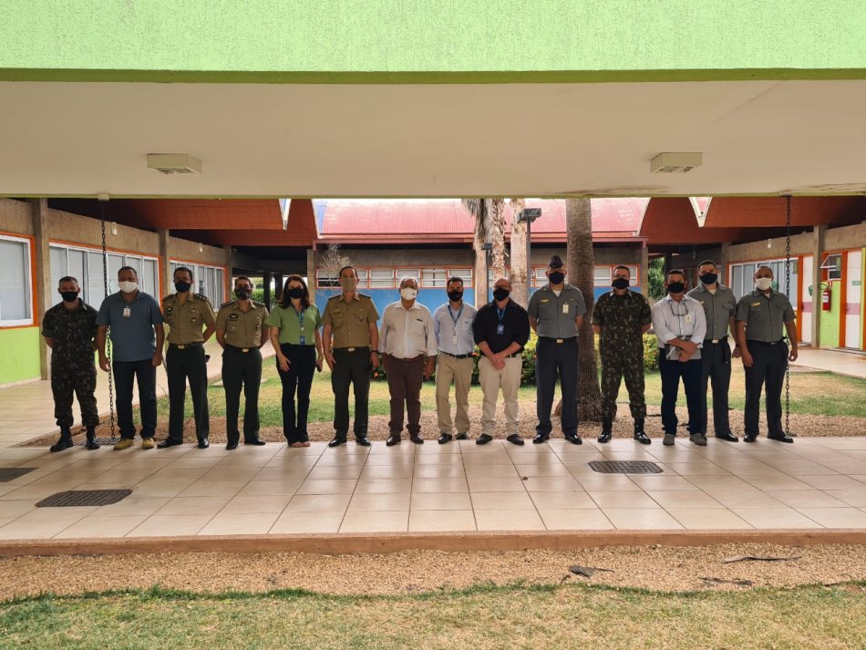 SENAI e SESI de Corumbá recebem visita de representantes do Ministério da Defesa