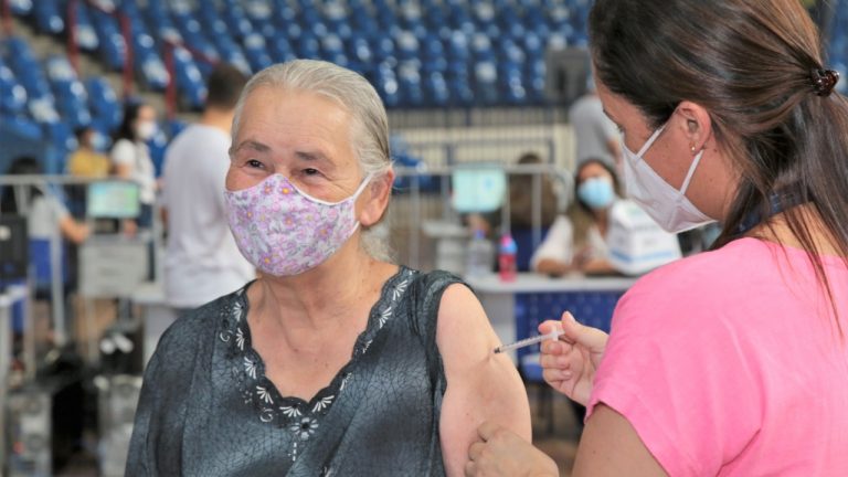 Campo Grande atinge a marca de 50% de toda a população completamente imunizada contra a covid-19