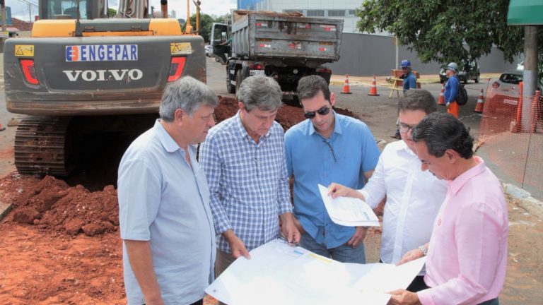 Marquinhos solicita recursos para reativar ferrovia e viabilizar porto seco