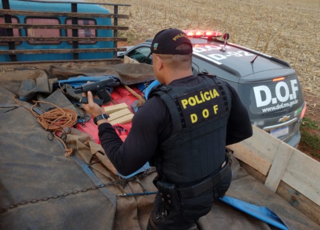 Foragido da Justiça foi preso pelo DOF ao conduzir caminhão com mais de duas toneladas de maconha durante a Operação Hórus