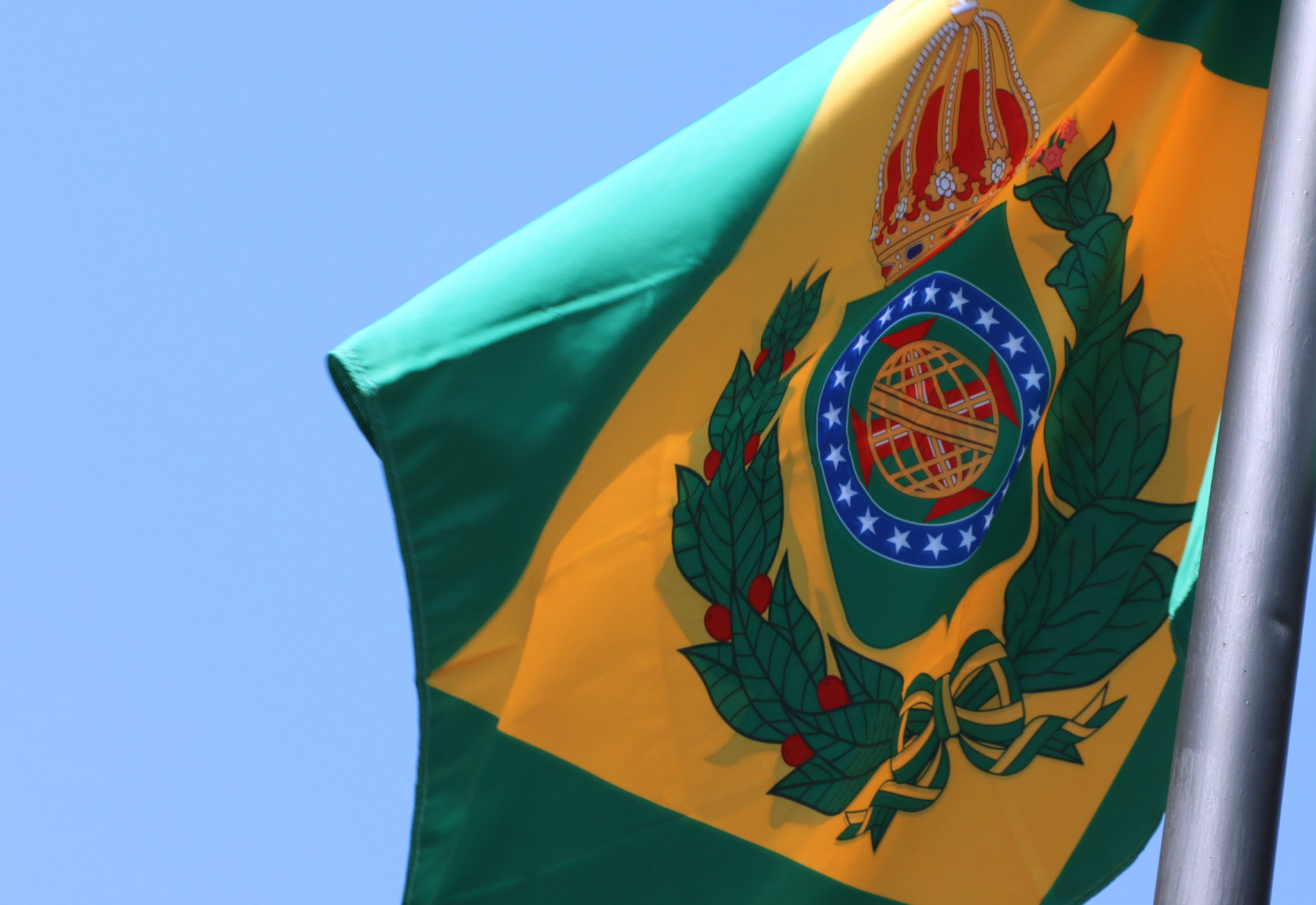 Ao dar início às comemorações do bicentenário da Independência, TJMS hasteia, durante a Semana da Pátria, a bandeira do Brasil Império