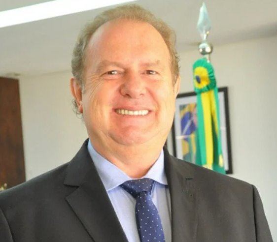 Ministro do STJ afasta por 6 meses governador do Tocantins