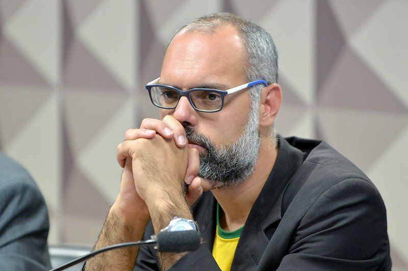 Ministro Alexandre de Moraes manda prender jornalista