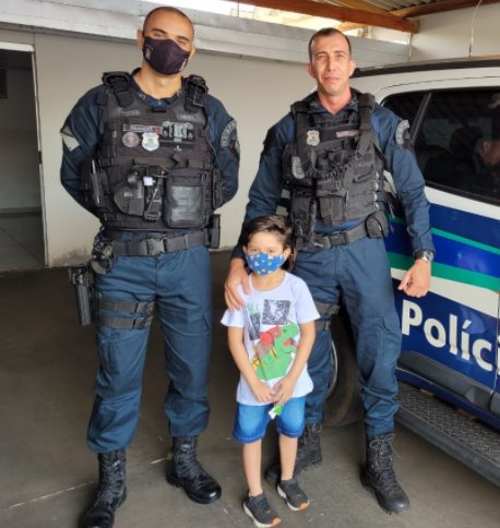 Polícia Militar recebe visita de Garoto de 5 anos que admira a PM em Cassilândia