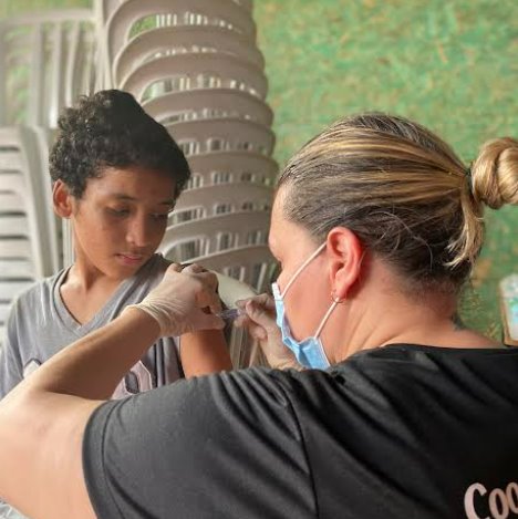 Farmácia aplicou vacina da gripe em aproximadamente 300 crianças da Favela Morro do Mandela