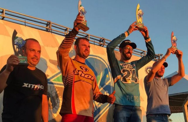 Campeões do Sul-Mato-Grossense de Motocross vão ao pódio em Maracaju