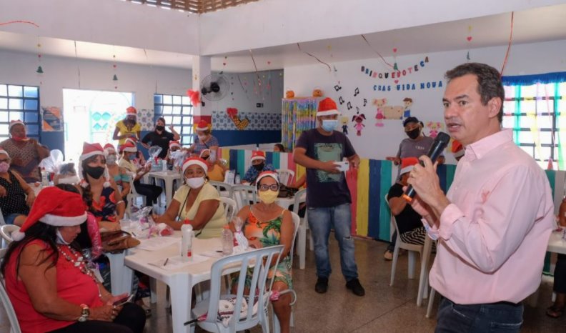 Bingo de natal leva alegria a idosos que frequentam o Cras Vida Nova
