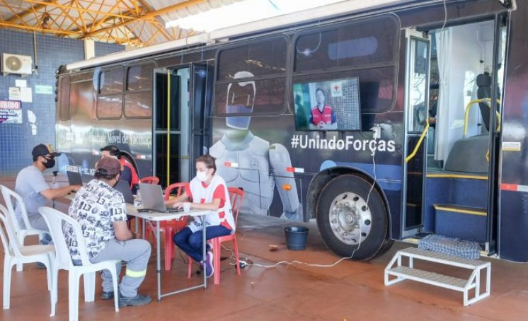 Com recorde de atendimentos, ‘busão da vacina’ chega a região das Moreninhas