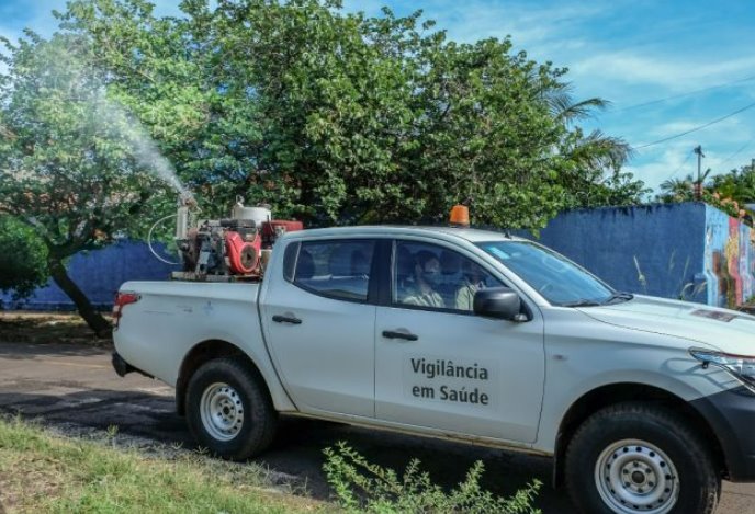 Combate a dengue: Fumacê passou nos bairros Aero Rancho, Estrela Dalva e Jardim Centenário
