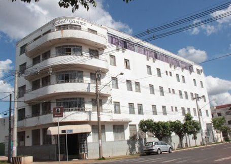 Hotel que hospedou ídolos tem 6 décadas de passado intacto no centro de Campo Grande