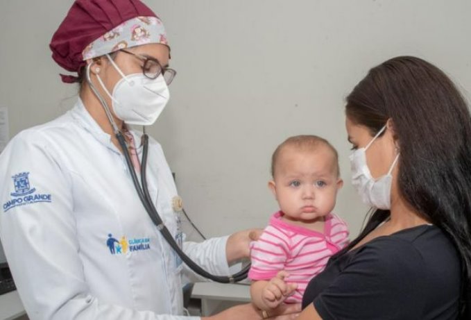 Prefeitura convoca médicos da família, clínicos e pediatras para reforçar atendimento nas unidades