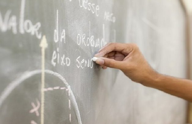 Concurso para professor da rede estadual terá 722 vagas e salário superior a R$ 4 mil