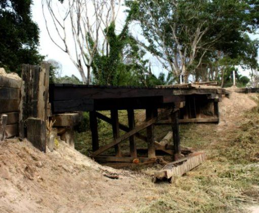 Agesul reconstrói pontes de madeira destruídas pelo fogo no Pantanal