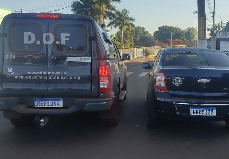 Dupla é presa pelo DOF em Maracaju levando carro furtado para o Paraguai
