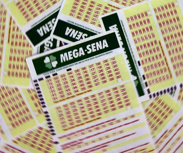 Mega-Sena acumula e deve pagar R$ 36 milhões no sorteio de terça-feira