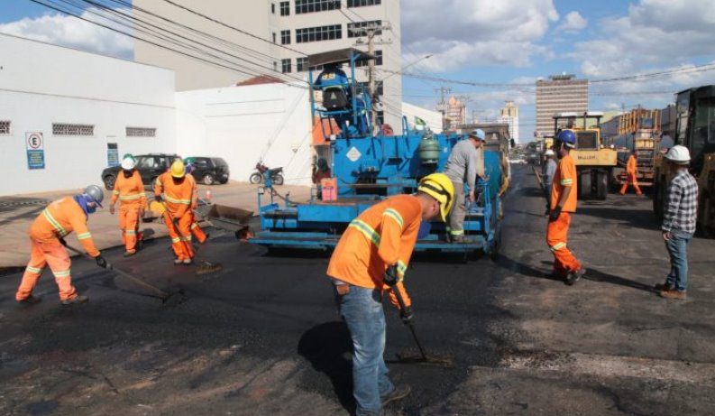 Reviva: Depois de 26 anos Rua 13 de Maio recebe novo asfalto