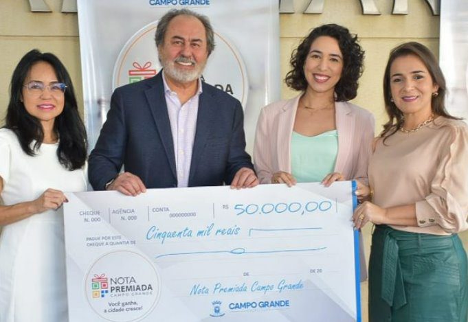 Prefeitura entrega mais R$ 70 mil aos sorteados no programa Nota Premiada