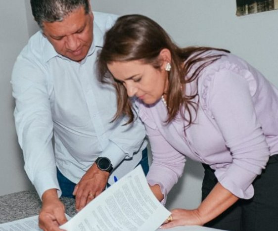 Prefeita Adriane Lopes sanciona lei do Programa de Ação Integrada e Continuada