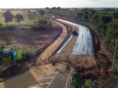 Tchau poeira: Distrito de Cachoeirão vai receber 5 km de asfalto