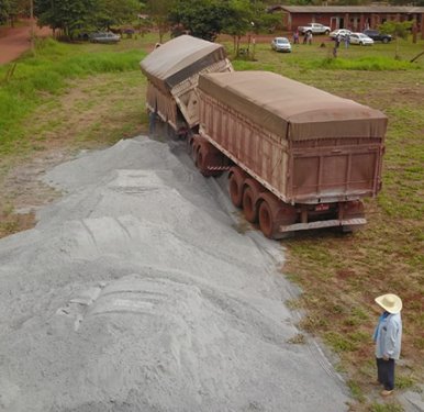 Governo do Estado inicia entrega de 15 mil toneladas de calcário a 76 aldeias indígenas