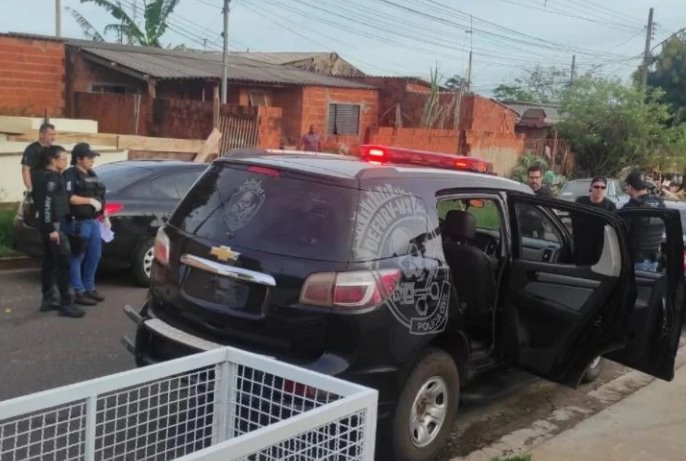 Policiais civis cumprem mandando de prisão contra associação criminosa que roubava carros na Capital