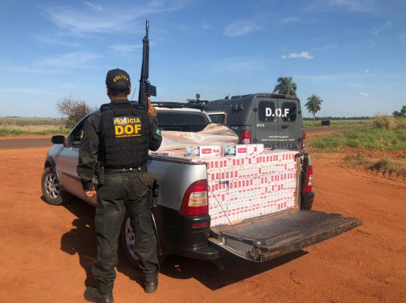 DOF apreende veículo abarrotado com cigarro contrabandeado do Paraguai em Ipezal