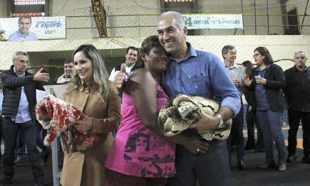 Reinaldo Azambuja assina convênio para ampliar hospital e criar centro de hemodiálise em Jardim