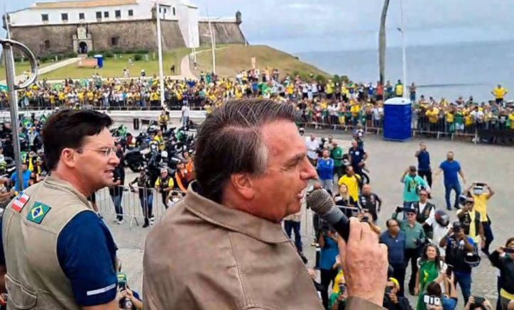Bolsonaro promete combustíveis ‘mais baratos do mundo’ em evento em Salvador
