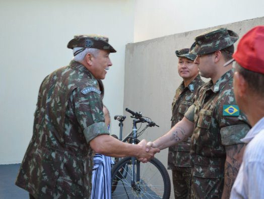 Militares do Comando Militar do Oeste recebem chave de PNR