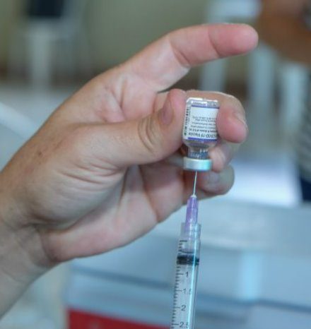 MS recebe 45 mil doses de vacina contra a Covid-19 para crianças