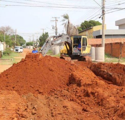 Prefeitura inicia com drenagem obra de infraestrutura no Oliveira 3