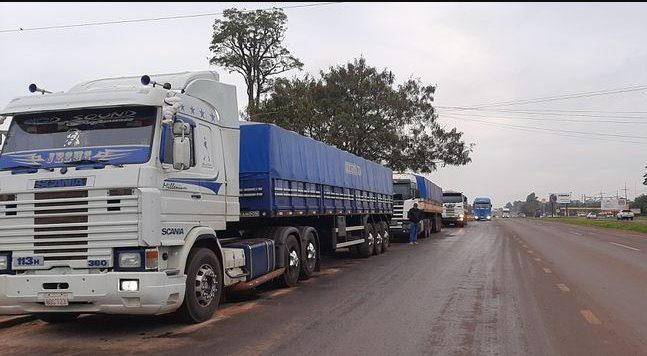 Caminhoneiros ameaçam sitiar capital paraguaia em protesto por combustível