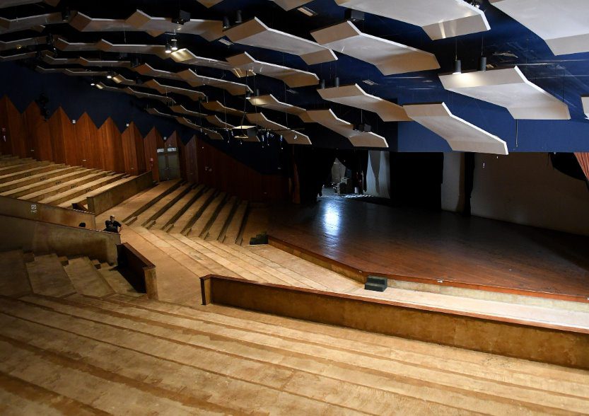 Revitalização do Centro de Convenções Rubens Gil de Camillo avança nos auditórios e parte interna do prédio