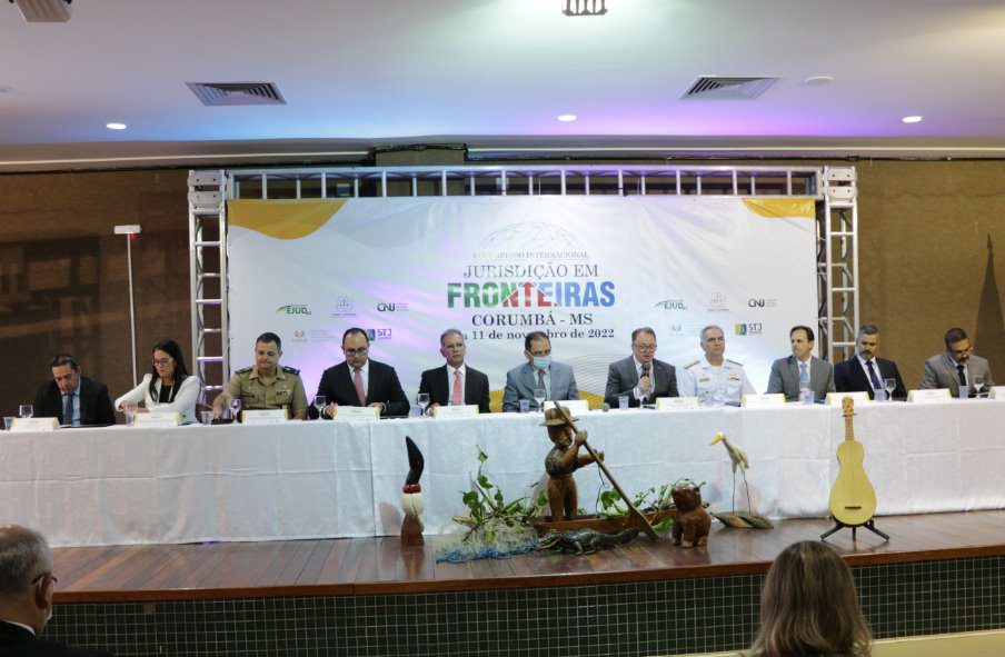 Congresso que debate jurisdição em fronteira lota Centro de Convenções de Corumbá