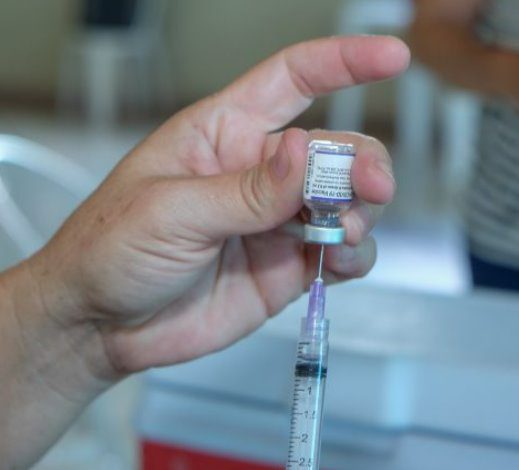 Vacinação e testagem contra a Covid-19 continua neste sábado (24)