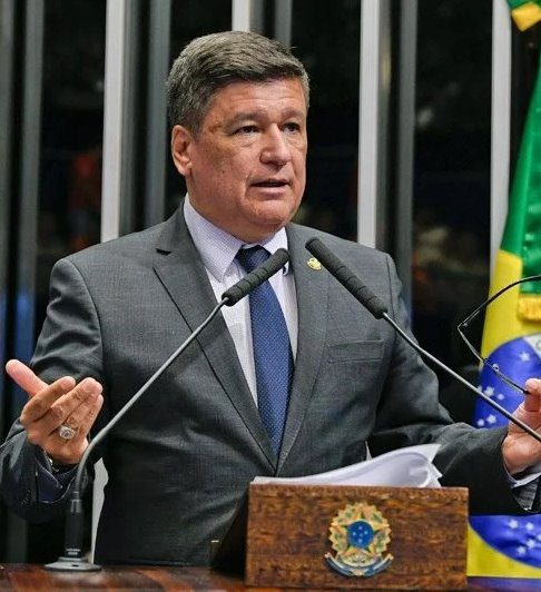 Bolsonaro entrega país com contas equilibradas e organizadas, afirma Senador