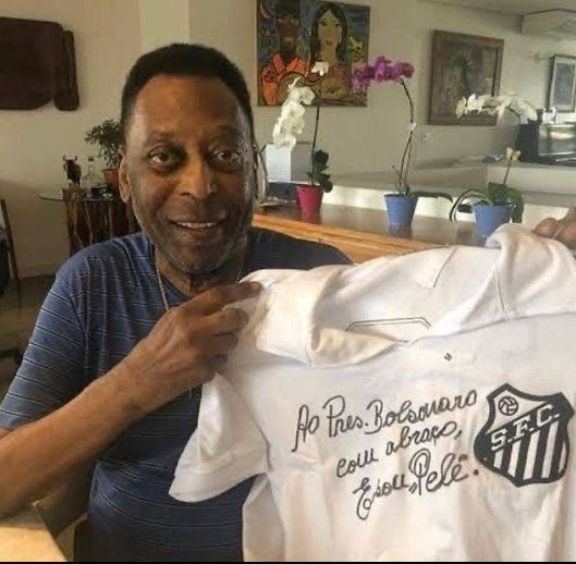 Bolsonaro decreta luto de três dias pela morte de Pelé