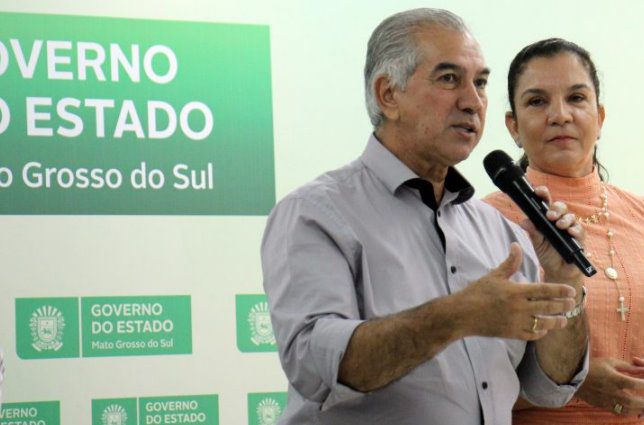 Reconhecimento: Governador Reinaldo Azambuja recebe homenagens de servidores