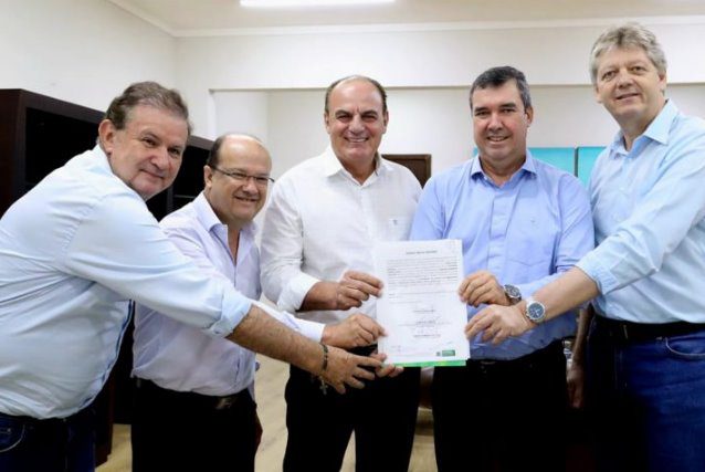 Governador assina convênio de quase R$ 5 milhões para sistema de esgotamento sanitário em Caracol