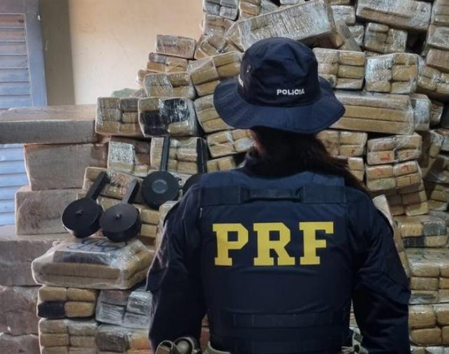 Sidrolândia: PRF apreende 3,7 toneladas de maconha e carregadores de munições