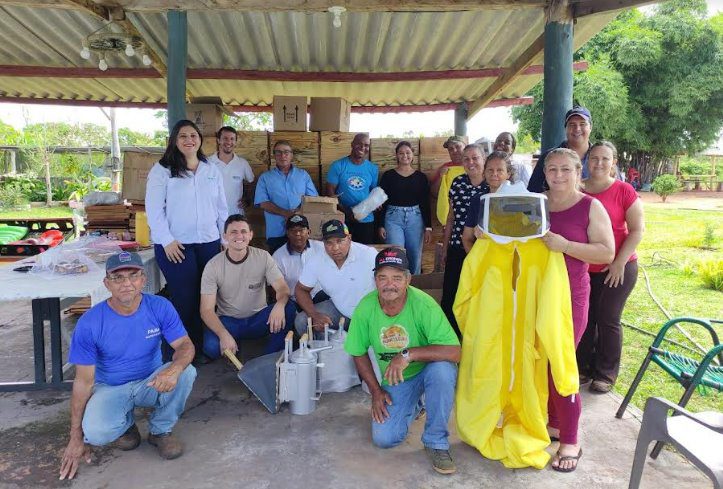 Iniciativa da Suzano incentiva a produção de mel para geração de trabalho e renda em Ribas do Rio Pardo