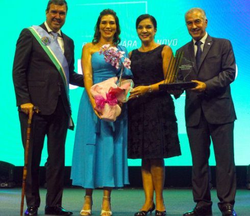 Por excelência e comprometimento, Reinaldo Azambuja recebe Troféu Pilares do MS